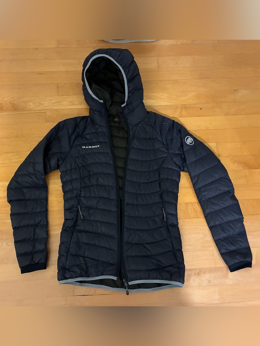 Mammut Women's Dark Navy Hooded Insulated Lightweight Puffer Jacket